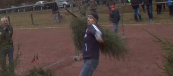 Метание Рождественских елок - Sputnik Южная Осетия