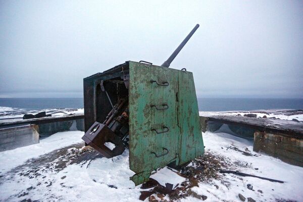 Артиллерийская батарея времен Великой Отечественной войны на побережье Кольского полуострова - Sputnik Южная Осетия