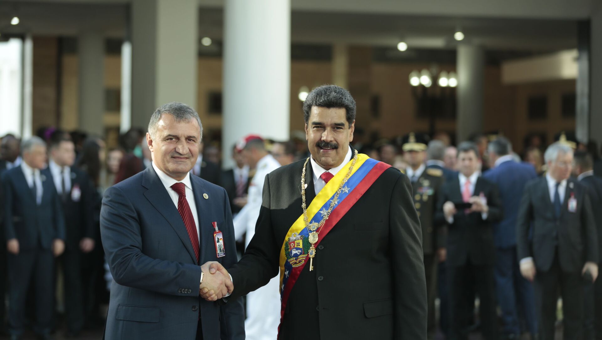 Бибилов принял участие в церемонии инаугурации президента Венесуэлы Николаса Мадуро - Sputnik Южная Осетия, 1920, 05.07.2021