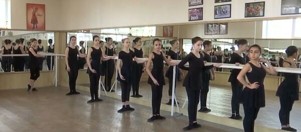 Детский хореографический ансамбль Сюрприз занял первое место в конкурсе Рождественская Москва Детский хореографический ансамбль Сюрприз занял первое место в конкурсе Рождественская Москва - Sputnik Южная Осетия