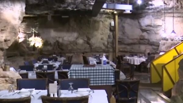 Иорданец открыл ресторан в пещере возрастом 60 миллионов лет - Sputnik Южная Осетия