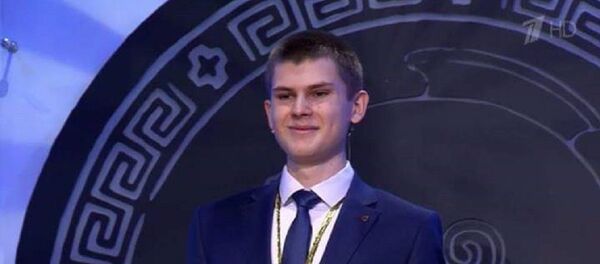 Дмитрий Збирун прошел в полуфинал телевизионной Олимпиады Умники и умницы  - Sputnik Южная Осетия