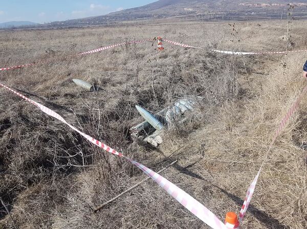 Остались с войны 2008-го: в Южной Осетии тракторист нашел снаряды к Граду Остались с войны 2008-го: в Южной Осетии тракторист нашел снаряды к Граду - Sputnik Южная Осетия