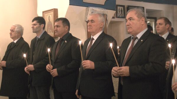 Руководство и жители Южной Осетии молились за упокой пассажиров А321 - Sputnik Южная Осетия