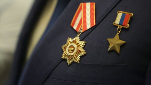 Бибилов вручил главные воинские награды республики российским военнослужащим - Sputnik Южная Осетия