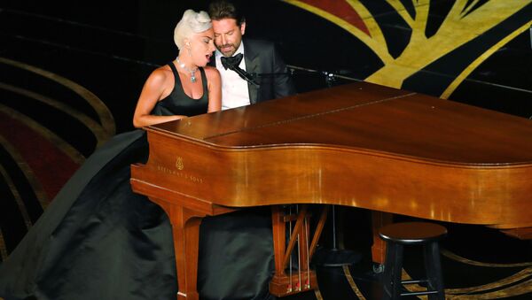 Леди Гага и Брэдли Купер на церемонии награждения Оскар-2019  - Sputnik Южная Осетия