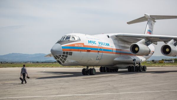 Самолет МЧС России доставил груз гуманитарной помощи в Сирию - Sputnik Южная Осетия