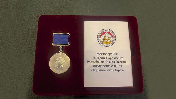 Медаль Тореза Кулумбегова - Sputnik Южная Осетия