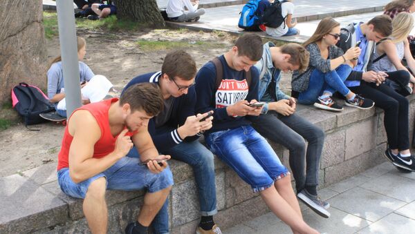 Студенты на каникулах в поисках покемонов - Sputnik Южная Осетия