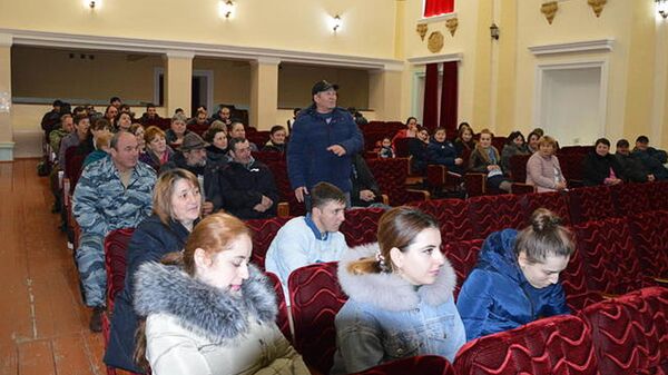 Участковые в Южной Осетии выслушали проблемы жителей районов Участковые в Южной Осетии выслушали проблемы жителей районов - Sputnik Южная Осетия