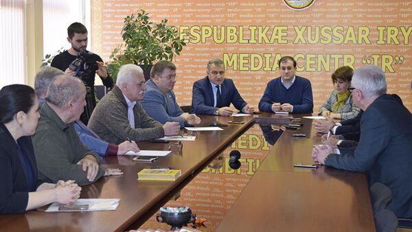 Встреча президента РЮО с политическими партиями - Sputnik Южная Осетия