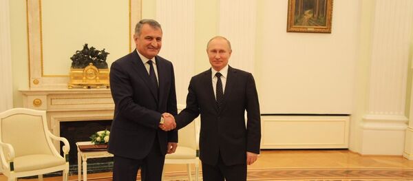 Президент РФ В. Путин встретился с президентом Южной Осетии А. Бибиловым Президент РФ В. Путин встретился с президентом Южной Осетии А. Бибиловым - Sputnik Южная Осетия