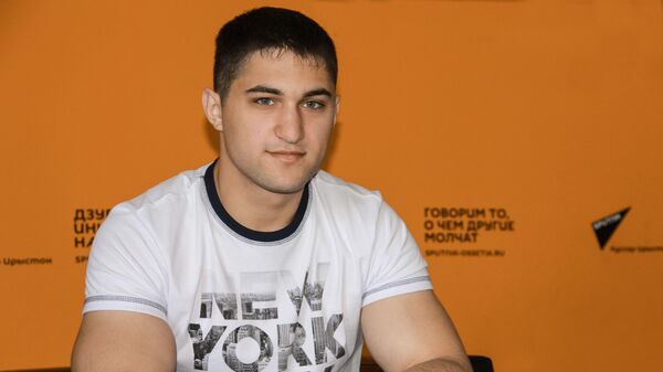 Сослан Гассиев-чемпион Европы и Мира по армлеслингу - Sputnik Южная Осетия