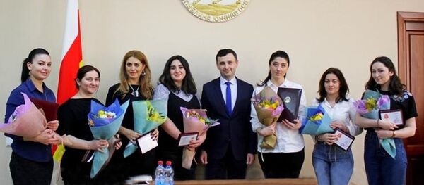 В Аппарате Правительства прошла церемония награждения В Аппарате Правительства прошла церемония награждения - Sputnik Южная Осетия