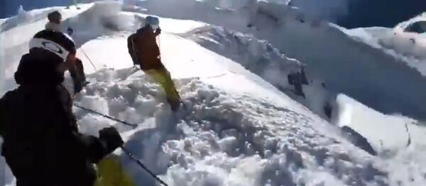 Лавина накрыла туристов в Альпах Лавина накрыла туристов в Альпах - Sputnik Южная Осетия