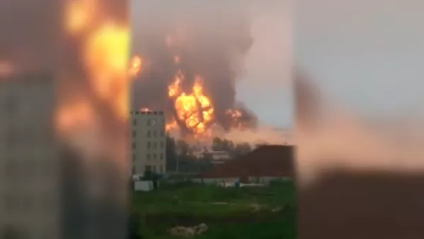 Момент взрыва на химическом заводе в Китае попал на видео