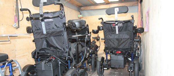 Анатолий Бибилов оказал помощь гражданам Южной Осетии с ограниченными возможностями Анатолий Бибилов оказал помощь гражданам Южной Осетии с ограниченными возможностями - Sputnik Южная Осетия