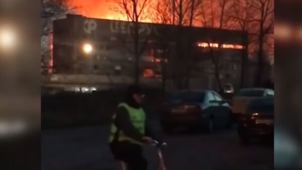 Пожар в заброшенном заводе в Калининграде попал на видео - Sputnik Южная Осетия
