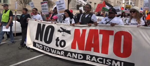 Сотни людей вышли на митинг против НАТО в Вашингтоне - Sputnik Южная Осетия