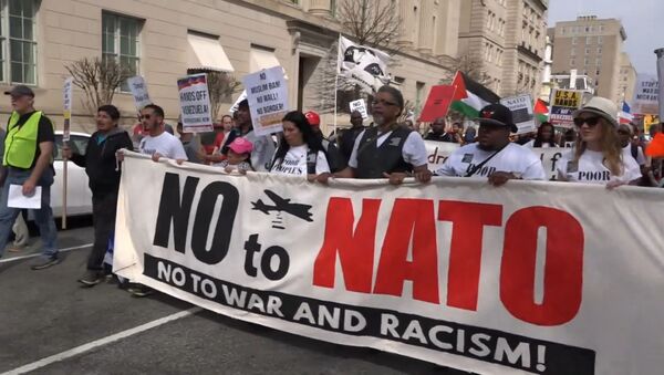 Сотни людей вышли на митинг против НАТО в Вашингтоне - Sputnik Южная Осетия