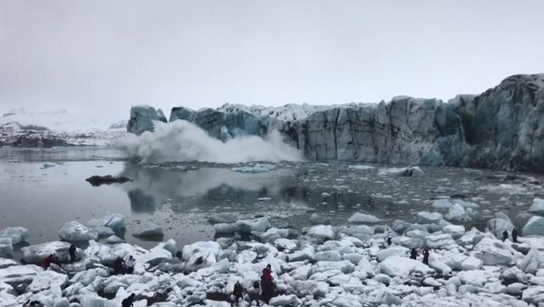 Обвал ледника образовал гигантскую волну в Исландии - Sputnik Южная Осетия