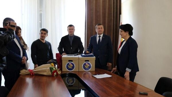 Единая Осетия первой подала документы на регистрацию в ЦИК - Sputnik Южная Осетия