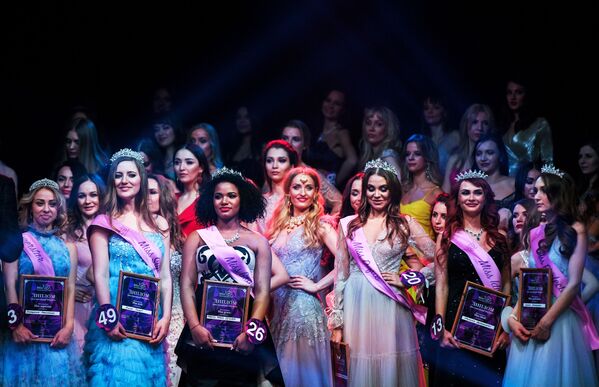 Победительницы финала конкурса красоты Miss International Mini 2019 на церемонии награждения в Москве - Sputnik Южная Осетия