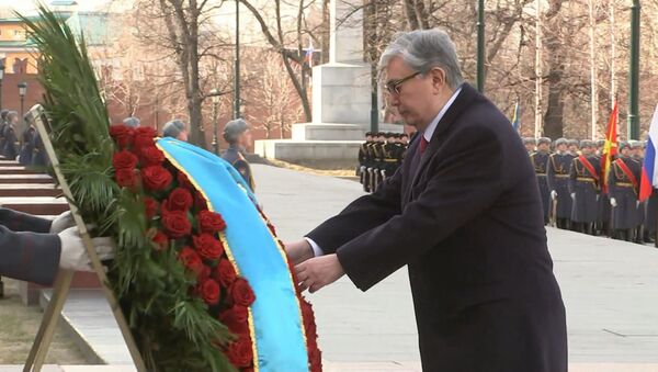 Токаев возложил цветы к Могиле Неизвестного Солдата в Москве - Sputnik Южная Осетия