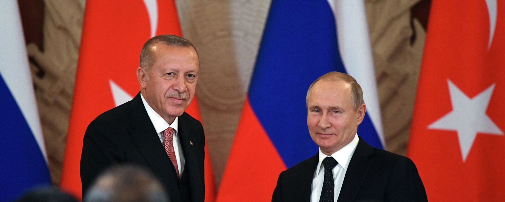 Президент РФ Владимир Путин и президент Турции Реджеп Тайип Эрдоган (слева). Архивное фото - Sputnik Южная Осетия, 1920, 28.05.2023
