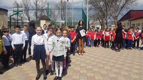 МЧС РЮО проводит внезапные учебные эвакуации в школах - Sputnik Южная Осетия