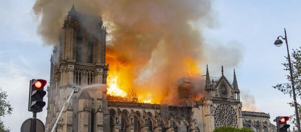 Пожар в соборе Парижской Богоматери - Sputnik Южная Осетия