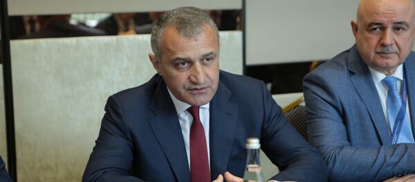 Встреча президента Южной Осетии Анатолия Бибилова с главой Крыма Сергеем Аксеновым  Встреча президента Южной Осетии Анатолия Бибилова с главой Крыма Сергеем Аксеновым  - Sputnik Южная Осетия