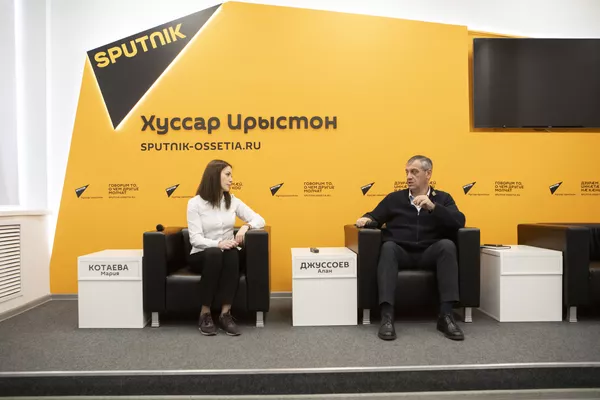 Мы ближе, чем кажется: что дает Южной Осетии визит Бибилова в Крым Мы ближе, чем кажется: что дает Южной Осетии визит Бибилова в Крым - Sputnik Южная Осетия
