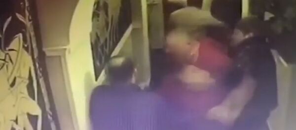 Полицейские устроили массовую драку в Москве Полицейские устроили массовую драку в Москве - Sputnik Южная Осетия