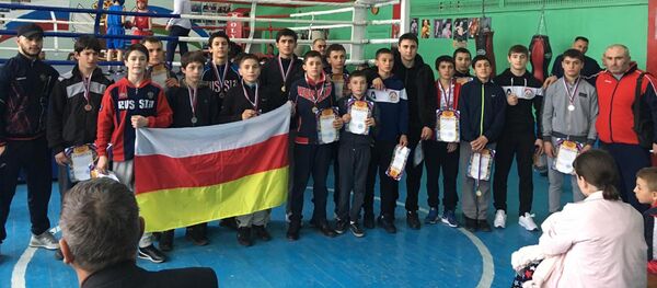 Матчевая встреча секции бокса Олимп с командой города Майский  Матчевая встреча секции бокса Олимп с командой города Майский  - Sputnik Южная Осетия