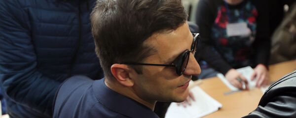 Кандидат в президенты от партии Слуга народа Владимир Зеленский Кандидат в президенты от партии Слуга народа Владимир Зеленский - Sputnik Южная Осетия