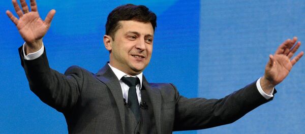 Кандидат в президенты от партии Слуга народа Владимир Зеленский Кандидат в президенты от партии Слуга народа Владимир Зеленский - Sputnik Южная Осетия