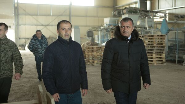Президент Южной Осетии посетил завод строительных материалов в Цхинвальском районе - Sputnik Южная Осетия