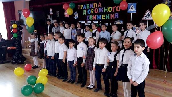 Игра по правилам: в Цхинвальской школе прошел открытый урок на тему правил дорожного движения - Sputnik Южная Осетия