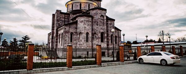 Храм Пресвятой Троицы в Цхинвале Храм Пресвятой Троицы в Цхинвале - Sputnik Южная Осетия