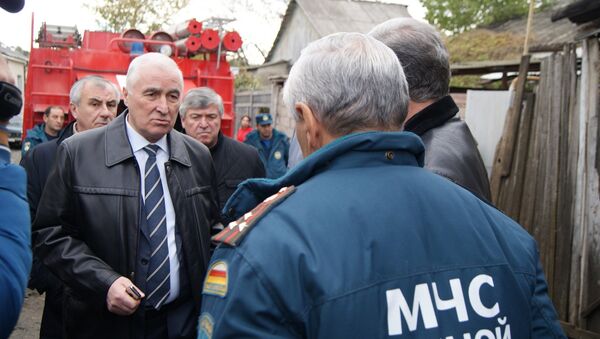 Президент Тибилов на месте пожара в Цхинвале - Sputnik Южная Осетия
