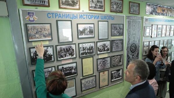 Анатолий Бибилов принял участие в открытии музея СОШ №2 г. Цхинвал - Sputnik Южная Осетия