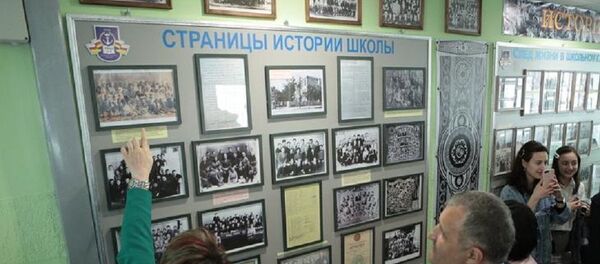 Анатолий Бибилов принял участие в открытии музея СОШ №2 г. Цхинвал Анатолий Бибилов принял участие в открытии музея СОШ №2 г. Цхинвал - Sputnik Южная Осетия