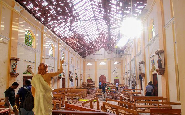 Разрушенная церковь после серии взрывов на Шри-Ланке - Sputnik Южная Осетия