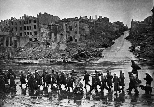 Освобождение Киева от фашистских захватчиков, взорванный Крещатик, 1943 год - Sputnik Южная Осетия
