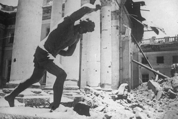 Развалины Александровского дворца в городе Пушкине, 1941-1945 года - Sputnik Южная Осетия