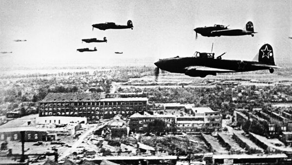 Советские самолеты Ил-2 в небе над Берлином во время Великой Отечественной войны, 1945 год - Sputnik Южная Осетия