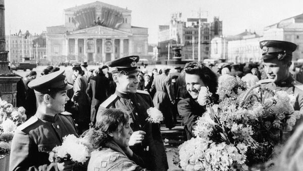 Празднование Дня Победы в центре Москвы у Большого театра - Sputnik Южная Осетия