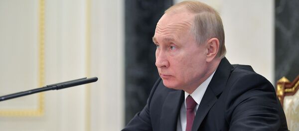 Президент РФ Владимир Путин  Президент РФ Владимир Путин  - Sputnik Южная Осетия