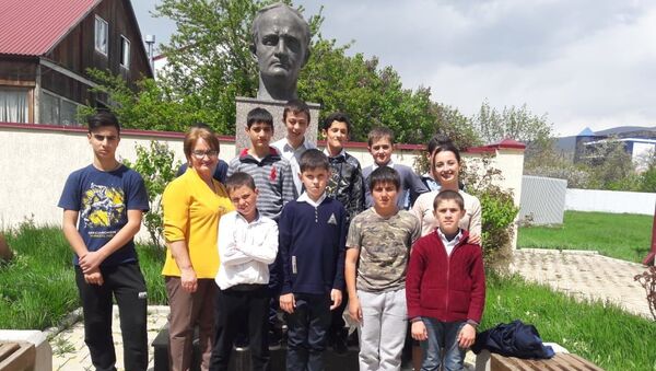 Дети из Цхнвальского интерната побывали на экскурсии в художественном училище  - Sputnik Южная Осетия